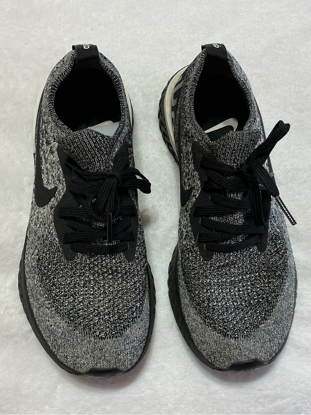 Nike Epic React Flyknit Oreo Running Shoes Women's Black Gray White Size 6.5